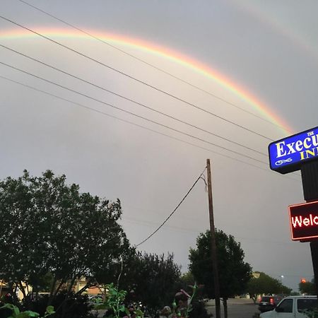 The Executive Inn & Suites アマリロ エクステリア 写真